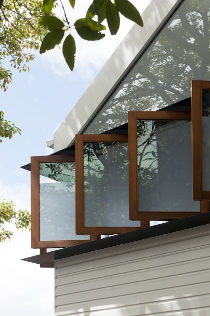 Elliott Ripper House pivot windows exterior detail